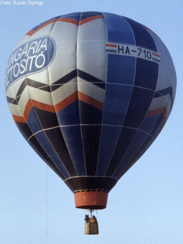 Kép a HA-710 lajstromú gépről.
