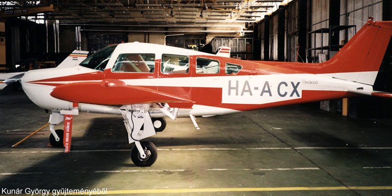Kép a HA-ACX lajstromú gépről.