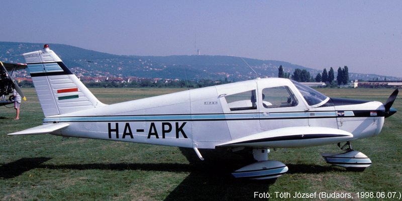 Kép a HA-APK lajstromú gépről.