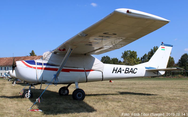 Kép a HA-BAC lajstromú gépről.