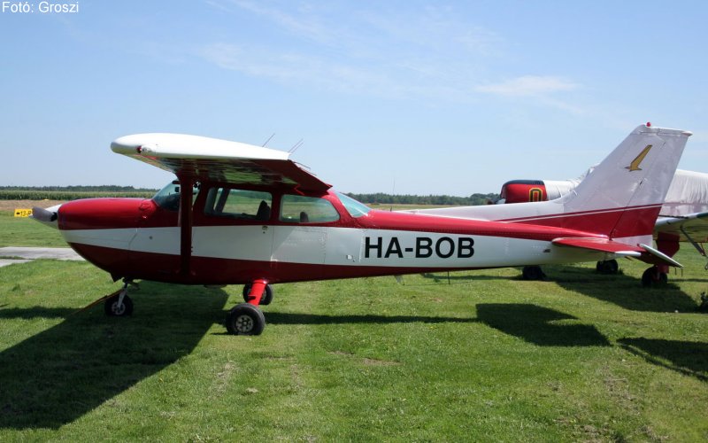 Kép a HA-BOB lajstromú gépről.