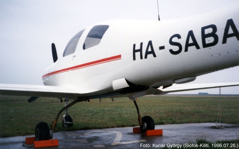 Kép a HA-SABA lajstromú gépről.