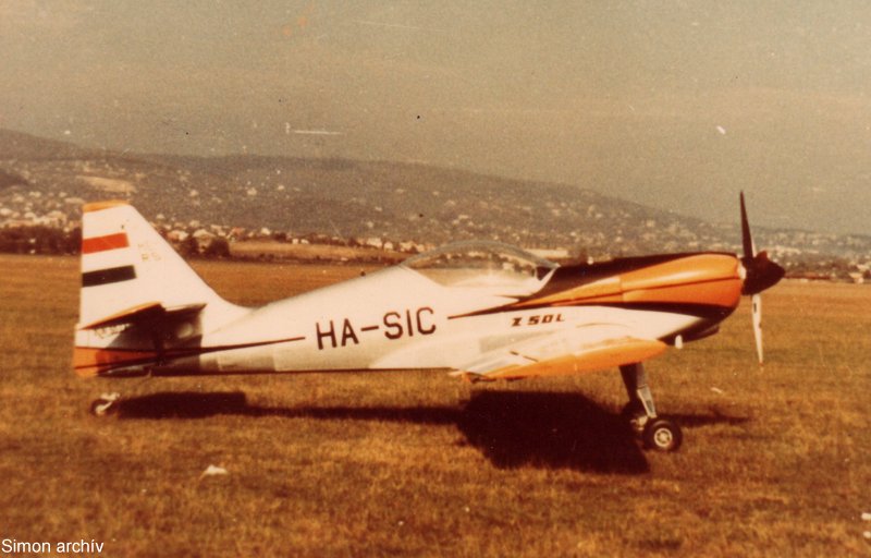 Kép a HA-SIC lajstromú gépről.