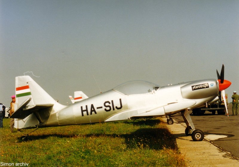 Kép a HA-SIJ lajstromú gépről.