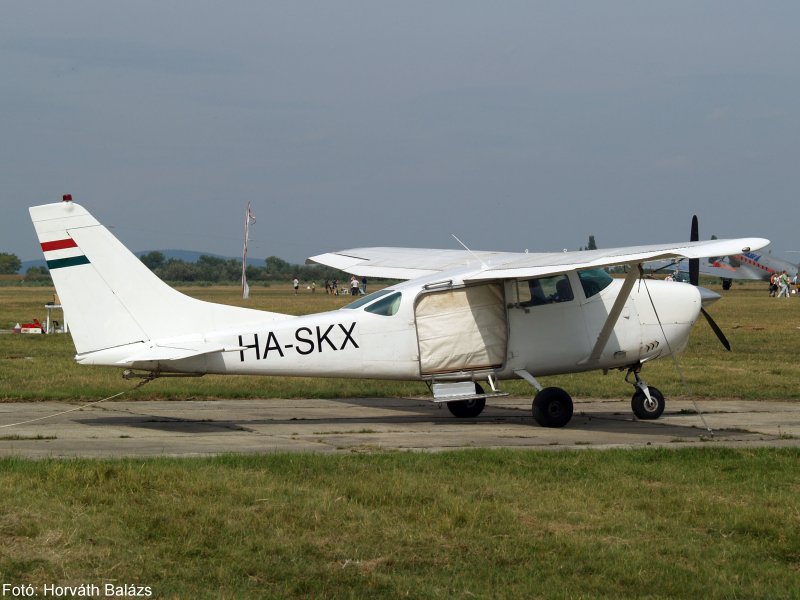 Kép a HA-SKX lajstromú gépről.