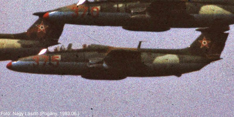 Kép a Aero L-29 Delfín típusú, 375 oldalszámú gépről.