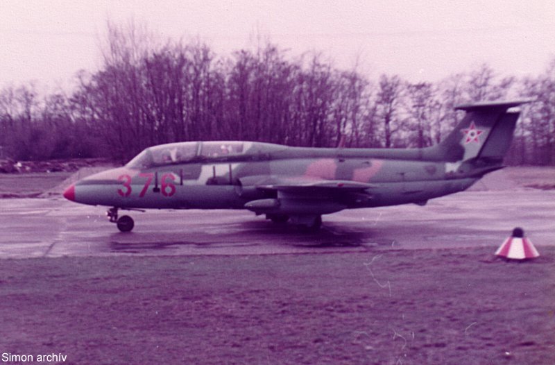 Kép a Aero L-29 Delfín típusú, 376 oldalszámú gépről.