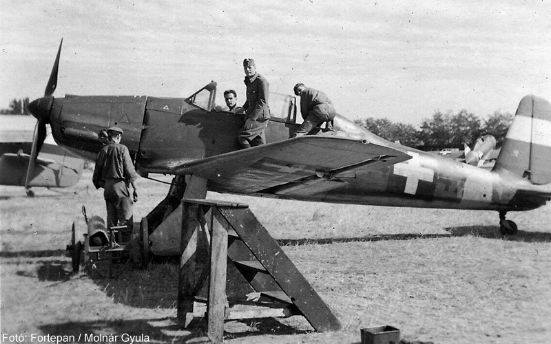 Kép a Arado Ar 96 típusú, G.447 oldalszámú gépről.
