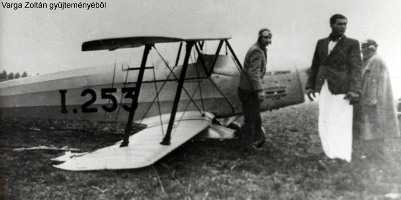 Kép a Bücker Bü 131 típusú, I.253 oldalszámú gépről.
