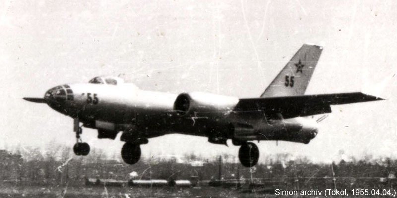 Kép a Iljusin Il-28 típusú, 55 oldalszámú gépről.