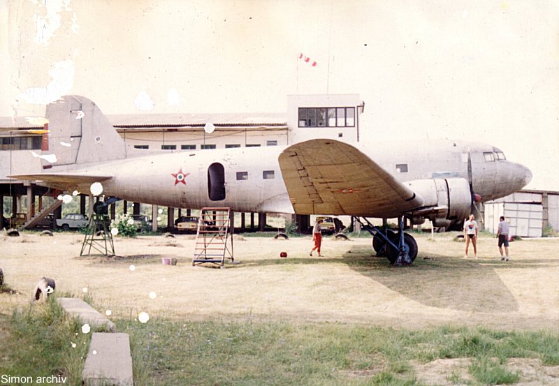 Kép a Liszunov Li-2 típusú, 504 oldalszámú gépről.