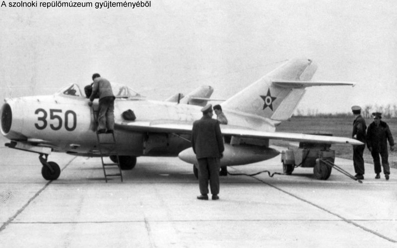 Kép a Mikojan-Gurjevics MiG-15 típusú, 350 oldalszámú gépről.