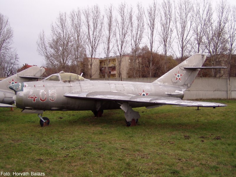 Kép a Mikojan-Gurjevics MiG-17 típusú, 405 oldalszámú gépről.