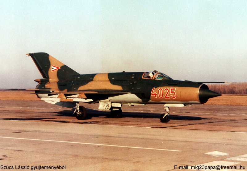 Kép a Mikojan-Gurjevics MiG-21 típusú, 4025 oldalszámú gépről.