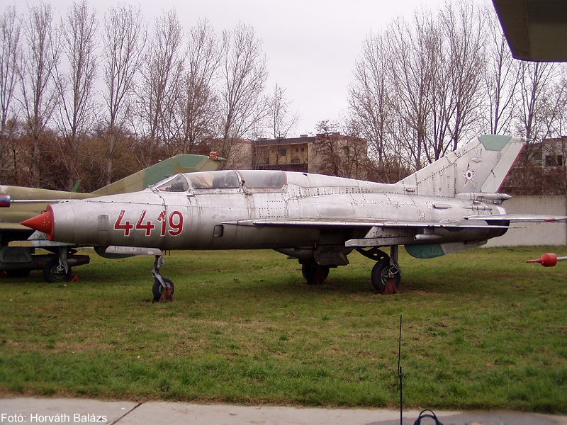 Kép a Mikojan-Gurjevics MiG-21 típusú, 4419 oldalszámú gépről.