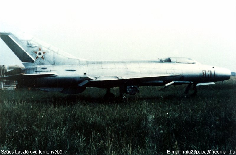 Kép a Mikojan-Gurjevics MiG-21 típusú, 801 oldalszámú gépről.
