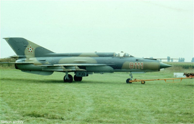 Kép a Mikojan-Gurjevics MiG-21 típusú, 8111 oldalszámú gépről.