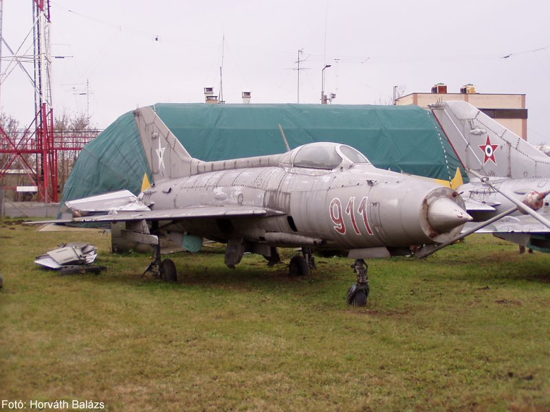 Kép a Mikojan-Gurjevics MiG-21 típusú, 911 oldalszámú gépről.