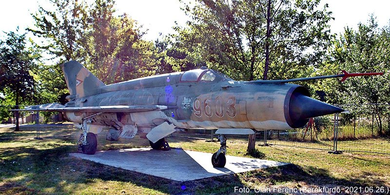 Kép a Mikojan-Gurjevics MiG-21 típusú, 9603 oldalszámú gépről.