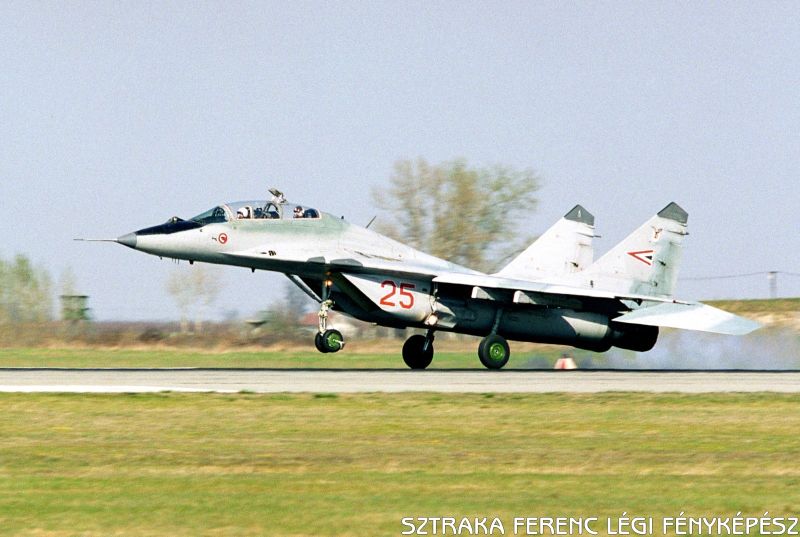 Kép a Mikojan-Gurjevics MiG-29 típusú, 25 oldalszámú gépről.
