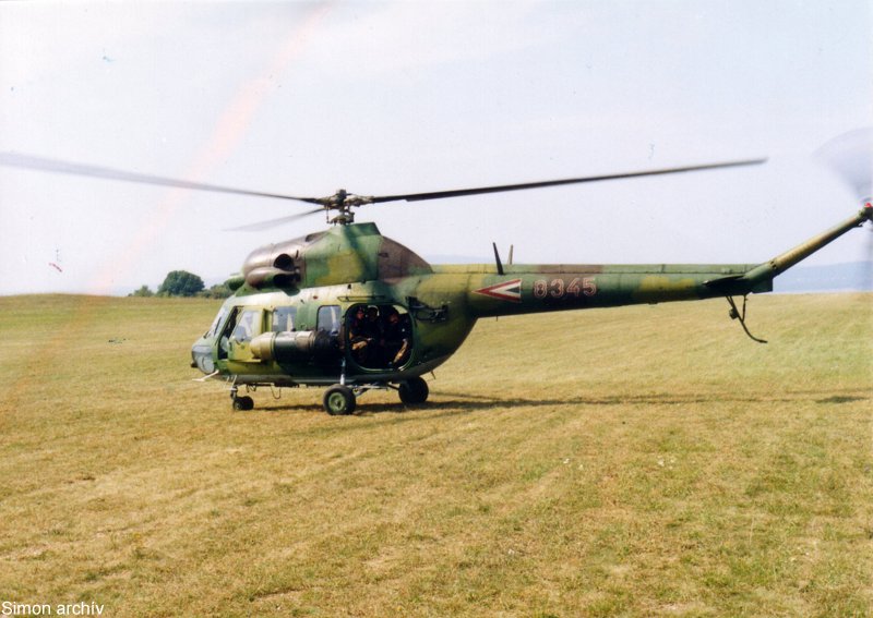 Kép a Mil Mi-2 típusú, 8345 oldalszámú gépről.