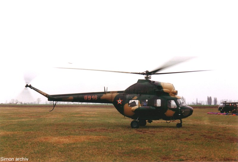 Kép a Mil Mi-2 típusú, 8916 oldalszámú gépről.
