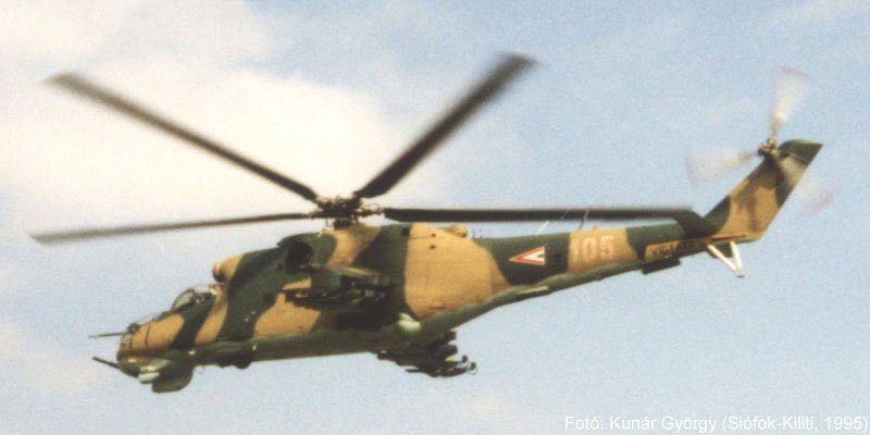 Kép a Mil Mi-24 típusú, 105 (2) oldalszámú gépről.