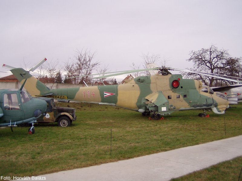 Kép a Mil Mi-24 típusú, 114 (2) oldalszámú gépről.