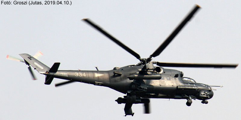 Kép a Mil Mi-24 típusú, 334 oldalszámú gépről.