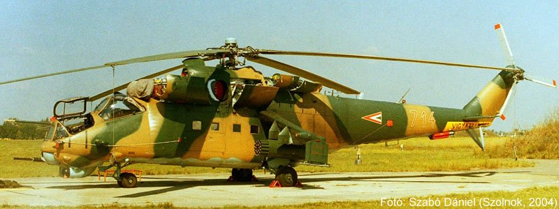 Kép a Mil Mi-24 típusú, 714 oldalszámú gépről.