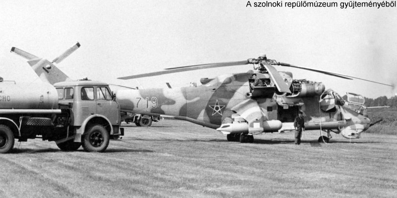 Kép a Mil Mi-24 típusú, 719 oldalszámú gépről.