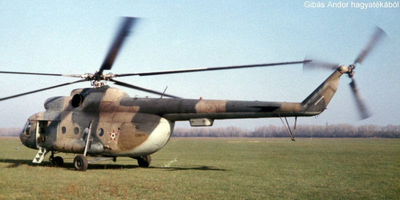Kép a Mil Mi-8 típusú, 10439 oldalszámú gépről.