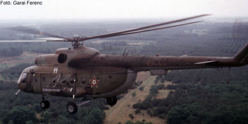 Kép a Mil Mi-8 típusú, 10444 oldalszámú gépről.