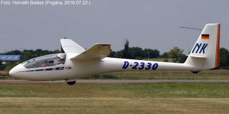 Kép a D-2330 lajstromú gépről.