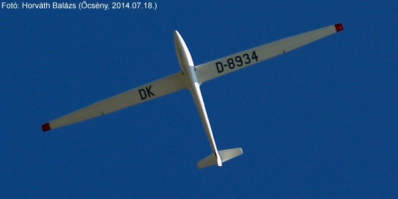 Kép a D-8934 lajstromú gépről.