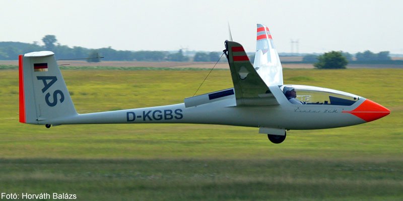 Kép a D-KGBS lajstromú gépről.