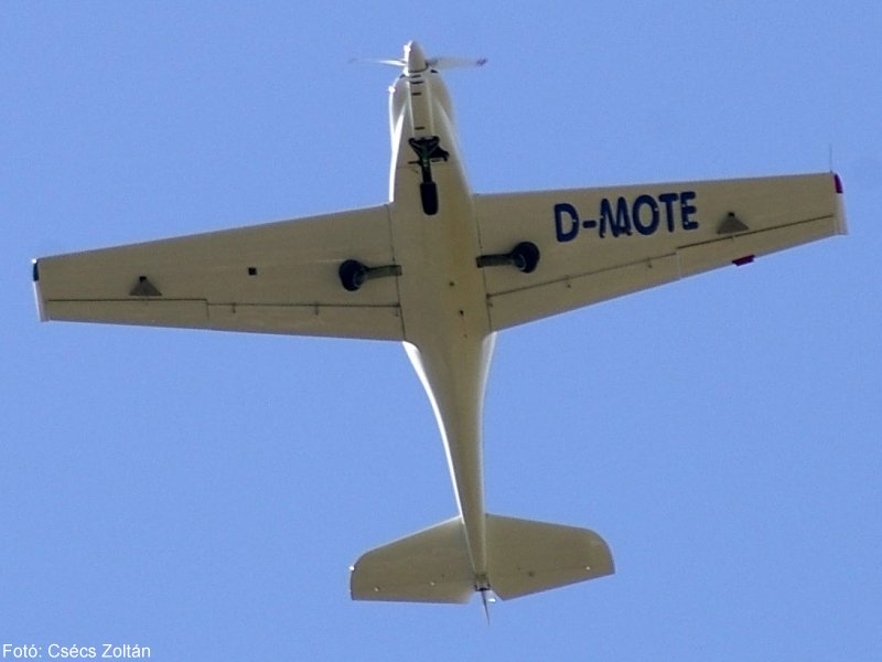 Kép a D-MOTE lajstromú gépről.