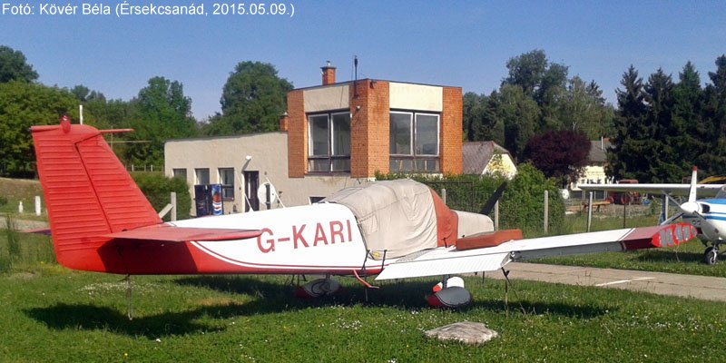 Kép a G-KARI lajstromú gépről.