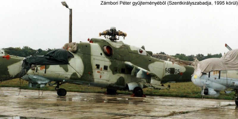 Kép a Mil Mi-24 típusú, német katonai 96+05 oldalszámú gépről.