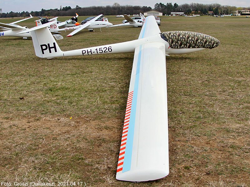 Kép a PH-1526 lajstromú gépről.