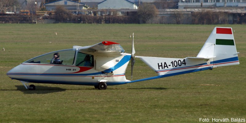 Kép a HA-1004 (3) lajstromú gépről.