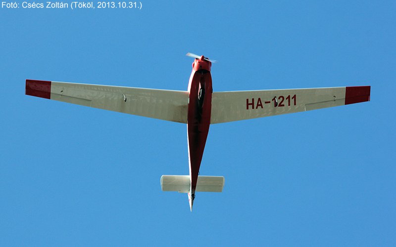 Kép a HA-1211 (2) lajstromú gépről.