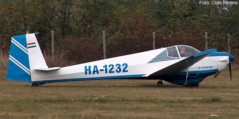 Kép a HA-1232 (2) lajstromú gépről.
