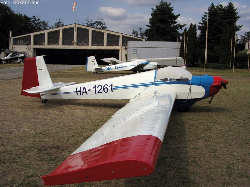 Kép a HA-1261 lajstromú gépről.