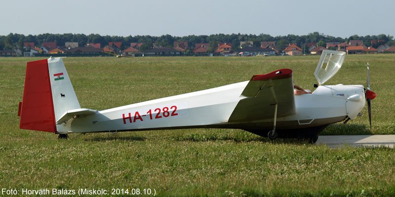 Kép a HA-1282 lajstromú gépről.