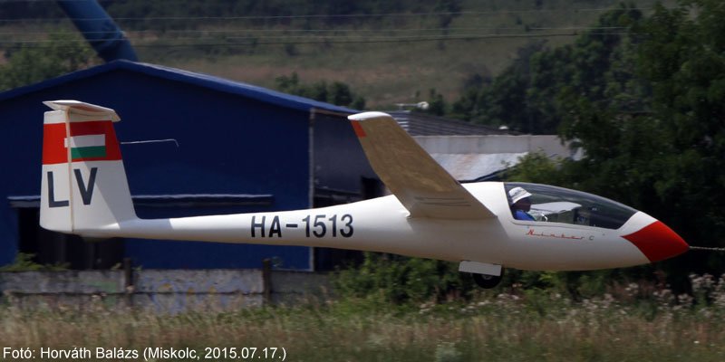 Kép a HA-1513 lajstromú gépről.