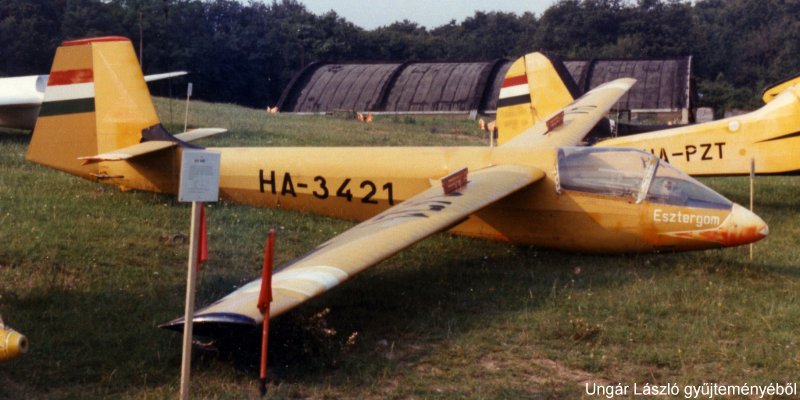 Kép a HA-3421 lajstromú gépről.