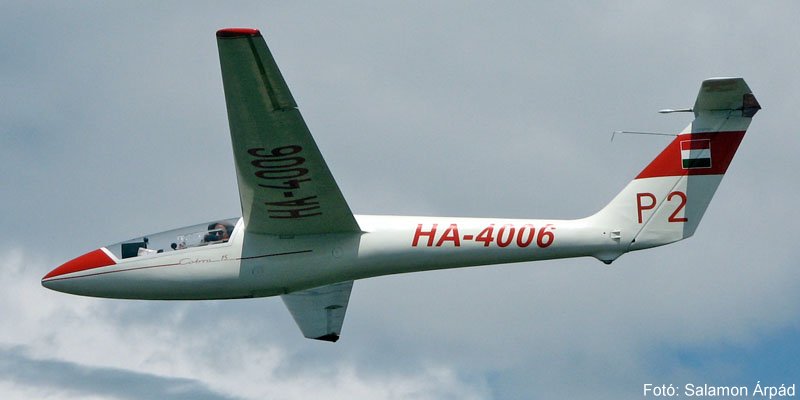 Kép a HA-4006 (2) lajstromú gépről.