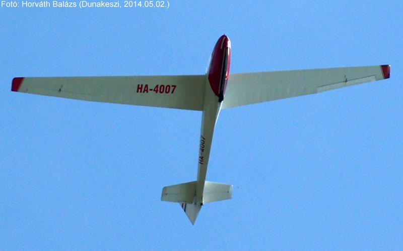 Kép a HA-4007 (2) lajstromú gépről.