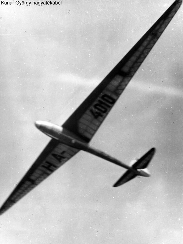 Kép a HA-4010 (1) lajstromú gépről.